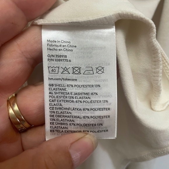 H&M Womens Cream Colored Long Sleeve Bodysuit V-Neck Size XXL - Picture 2 of 9